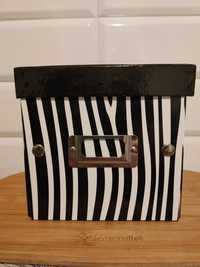 Pudełko składane na zatrzaski - zebra