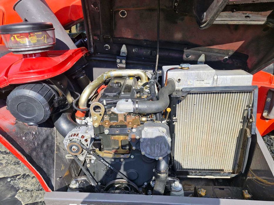 телескопічний навантажувач  MANITAU MT1033