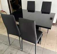Nowoczesny czarny stół z krzesłami