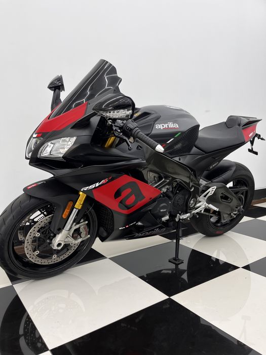 Aprilia RSV4 1000 Factory RR RF Akrapovic S1000 cbr zx10 R1 Niemcy