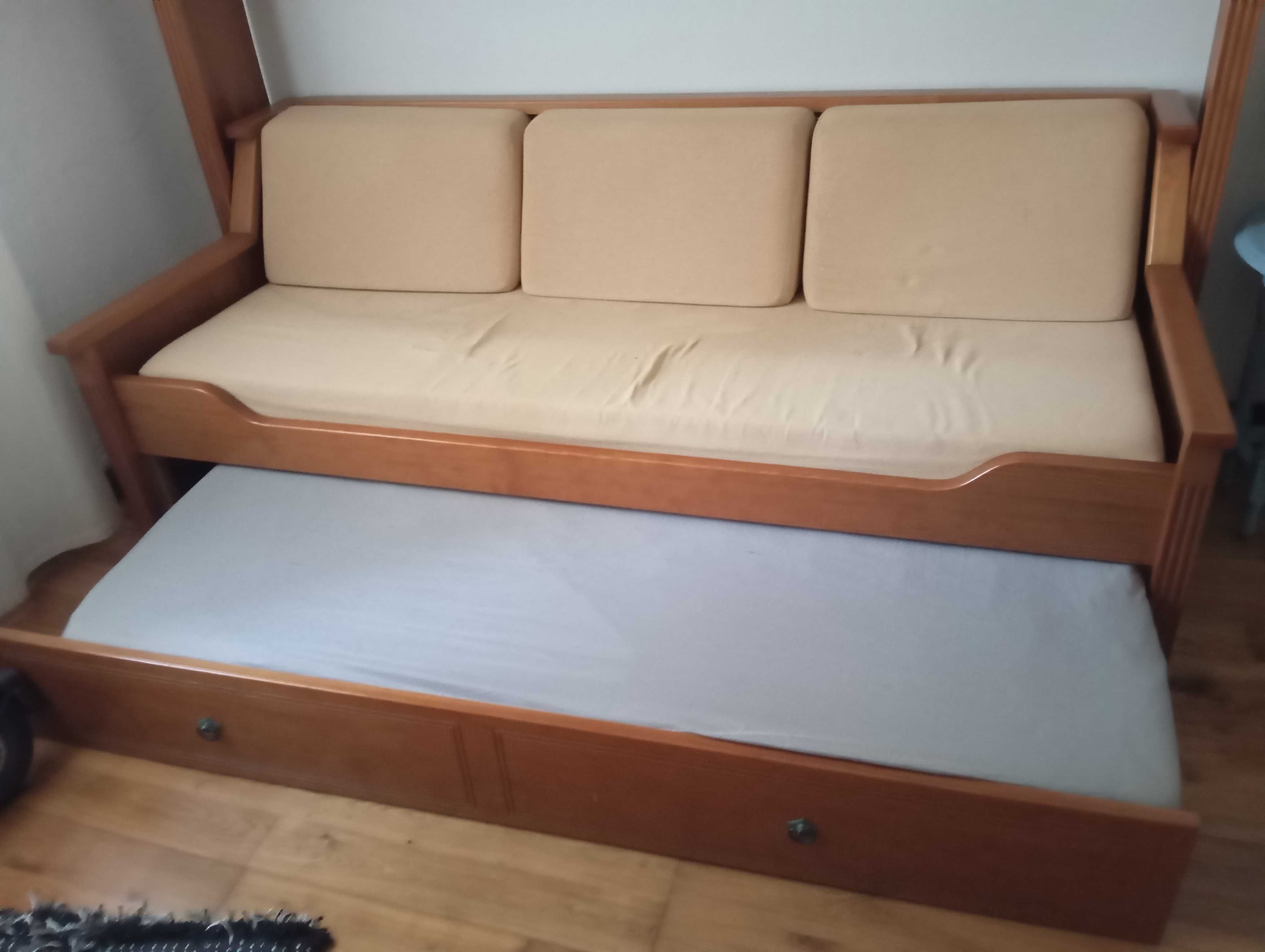 Sofá com dupla cama.