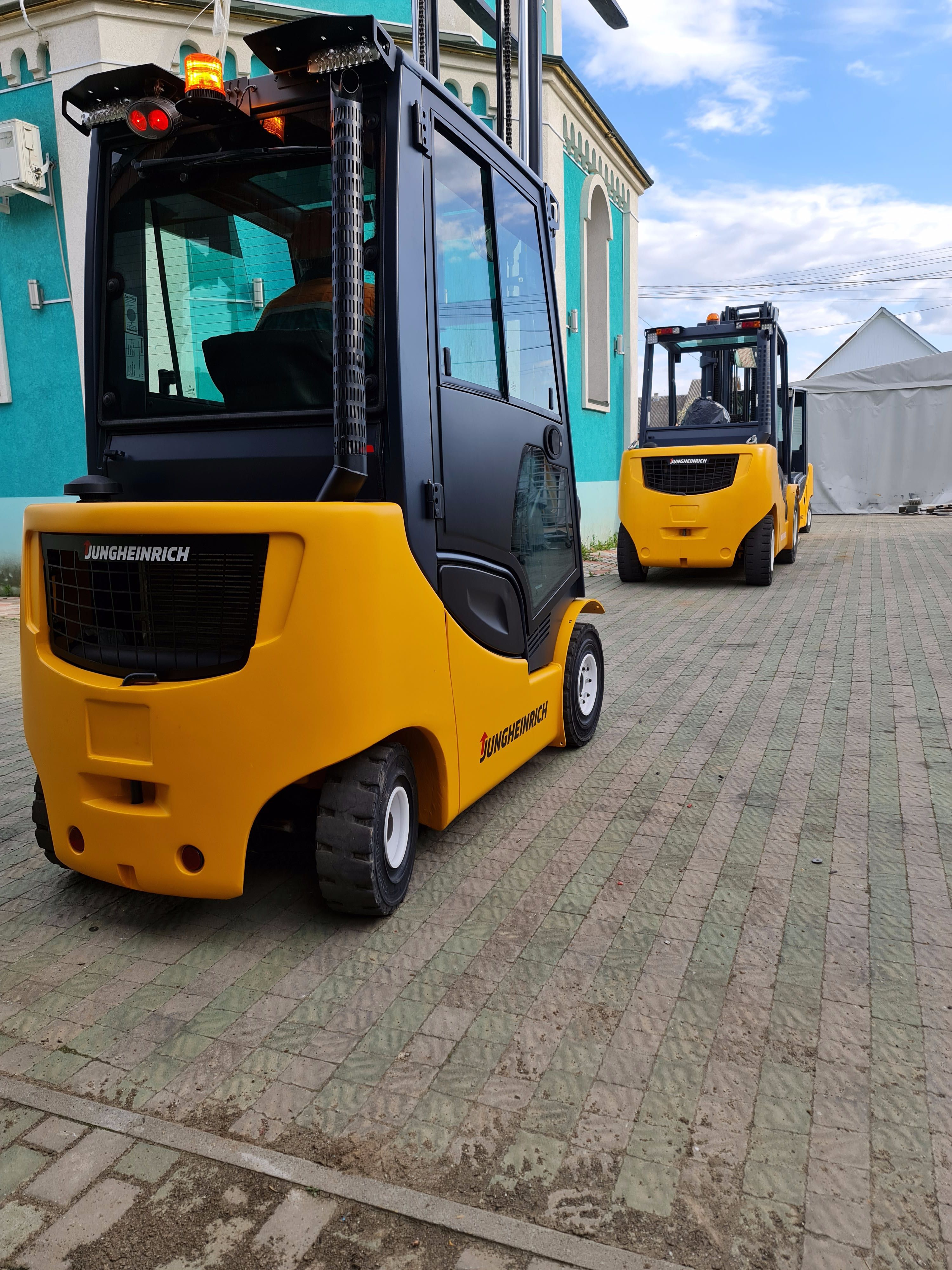 Кара Вилочный погрузчик Jungheinrich Diesel  свіжопригнаний DFG 320s