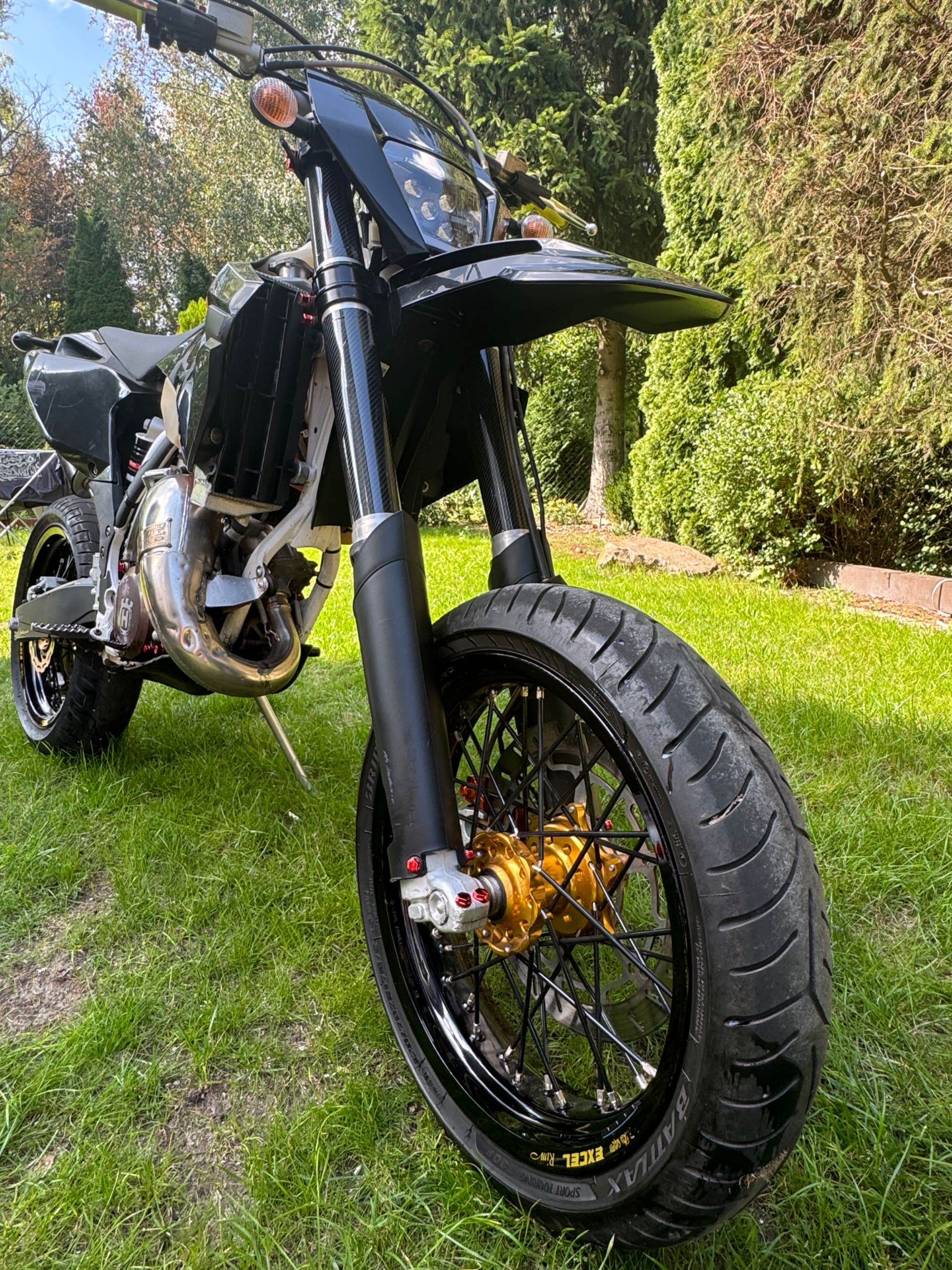 Husqvarna te 125 ( zarejestrowana na a1, można jeździć na prawko B)