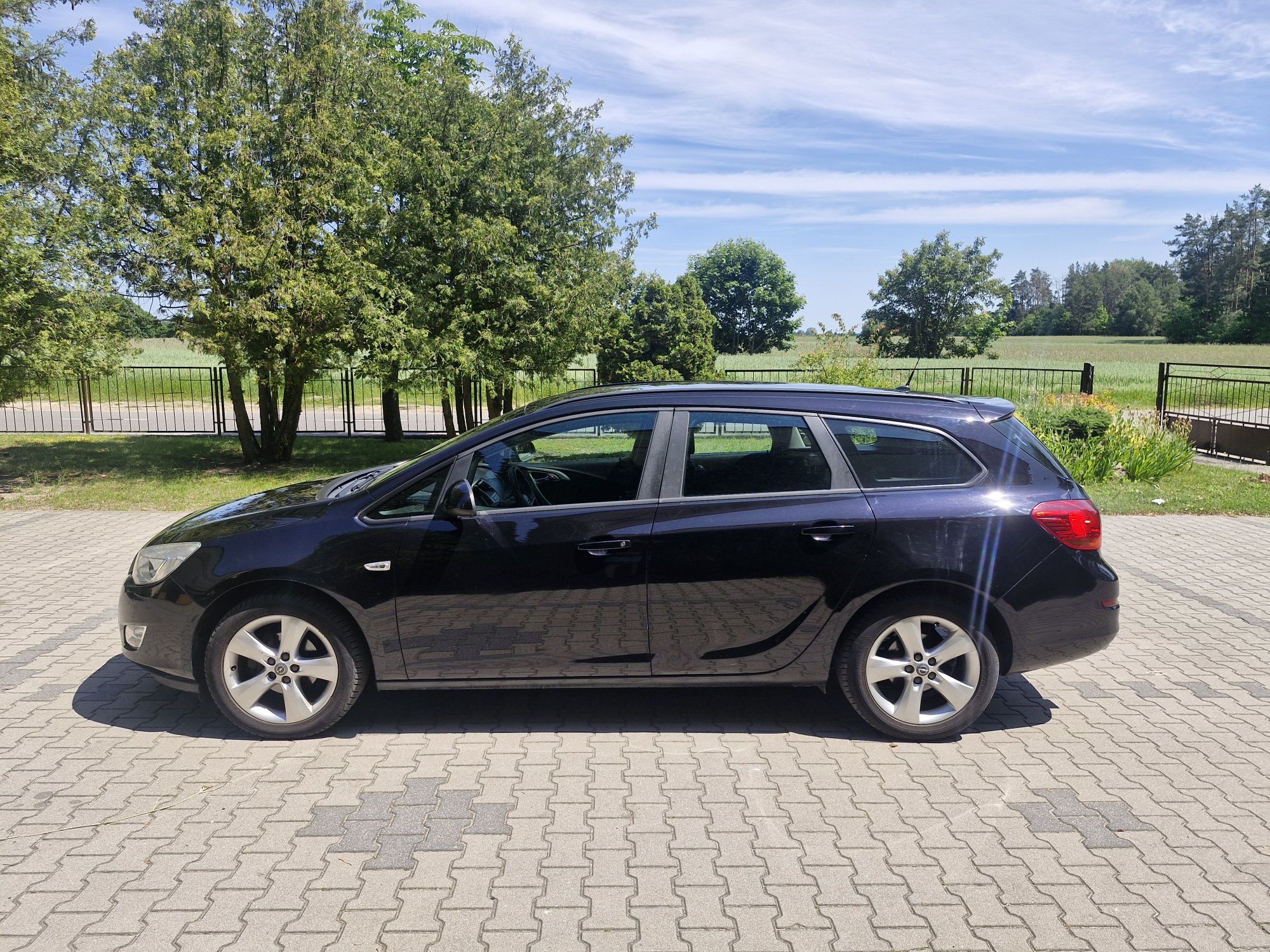 Opel Astra J 2011 1.4turbo