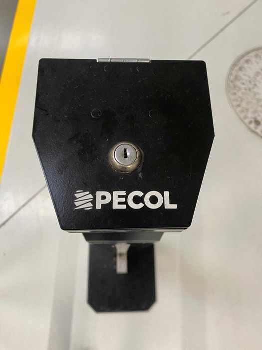 Dispensador de gel sanitário