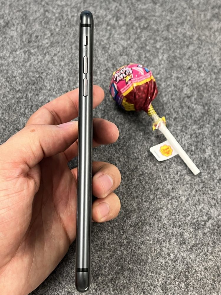 iPhone 8 Plus de 64 GB - Grátis 1 Chupa-Chups :)