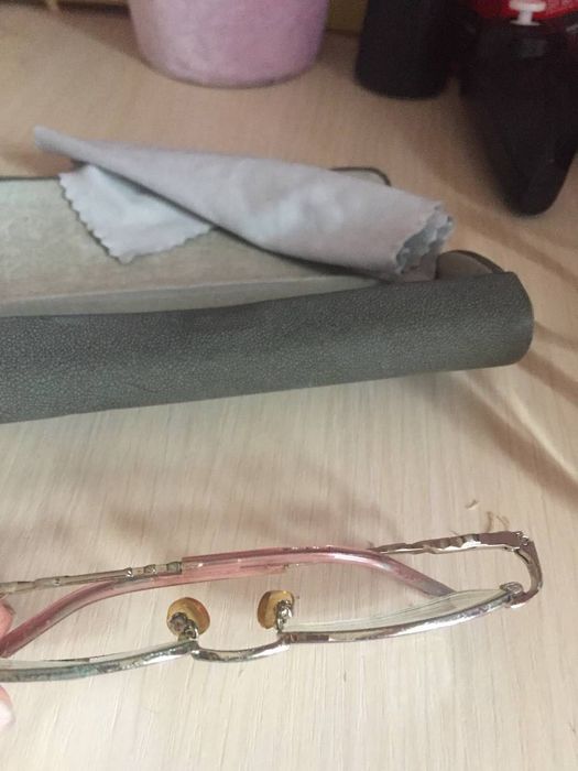 Окуляри з чохлом та серветкою