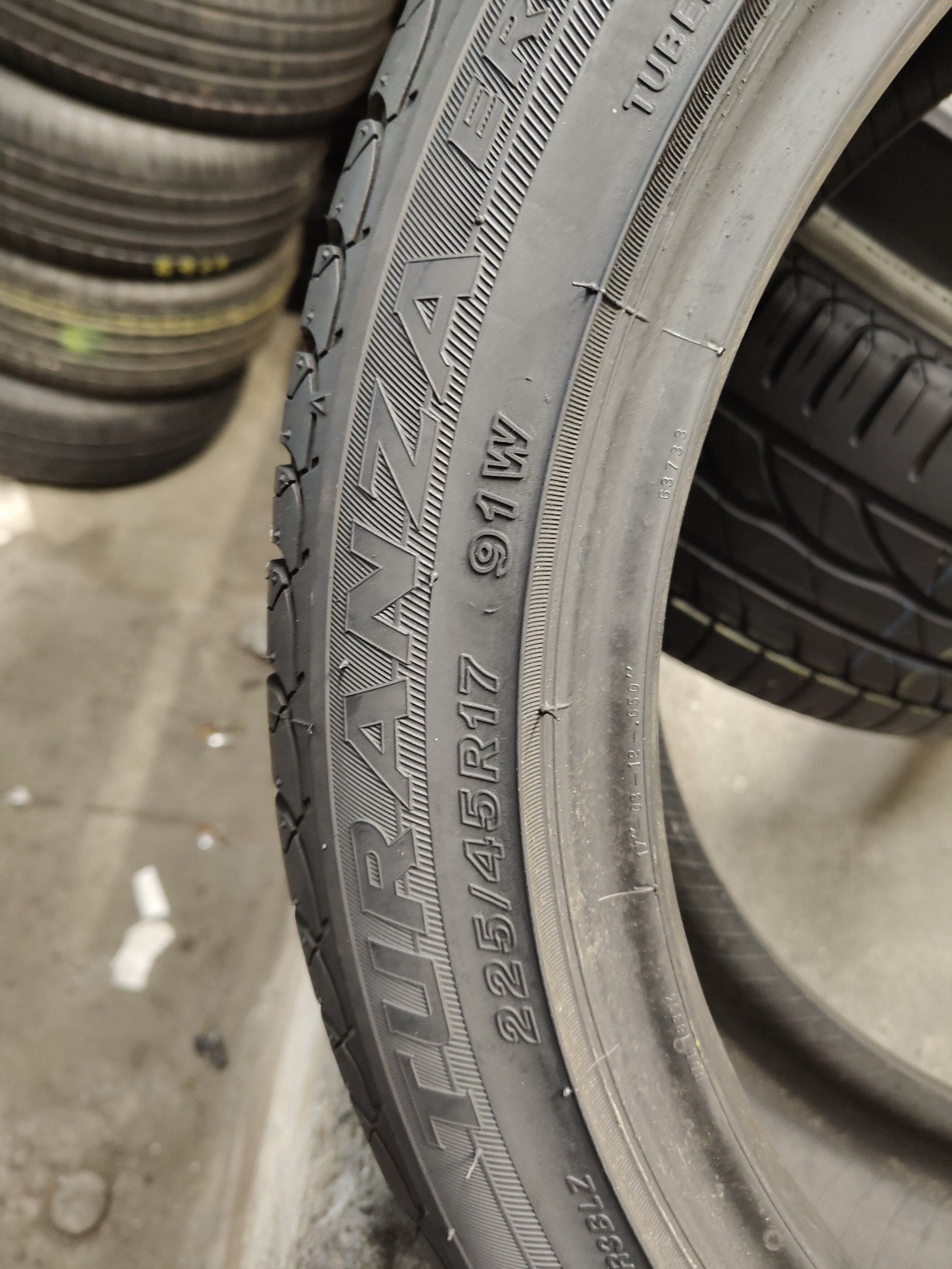 2X 225/45R17 Opony Letnie Bridgestone 7.5mm