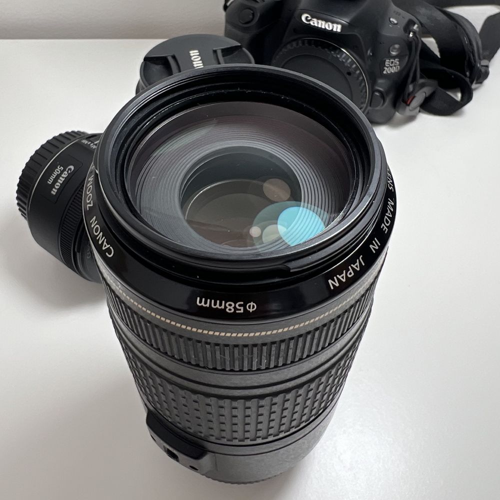 Canon EOS 200D + 50mm + 18-55mm+ 70-300mm + Flash Speedlite