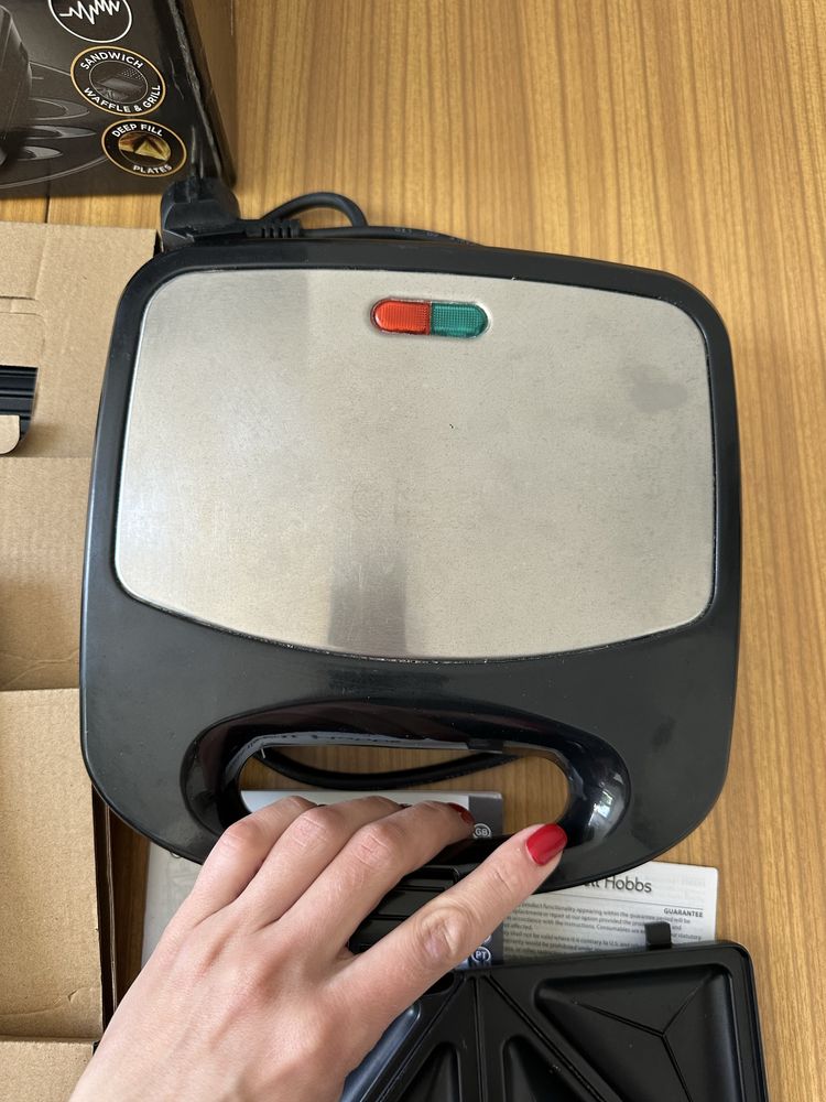 Opiekacz do kanapek grill gofrownica Russell Hobbs Fiesta 3w1