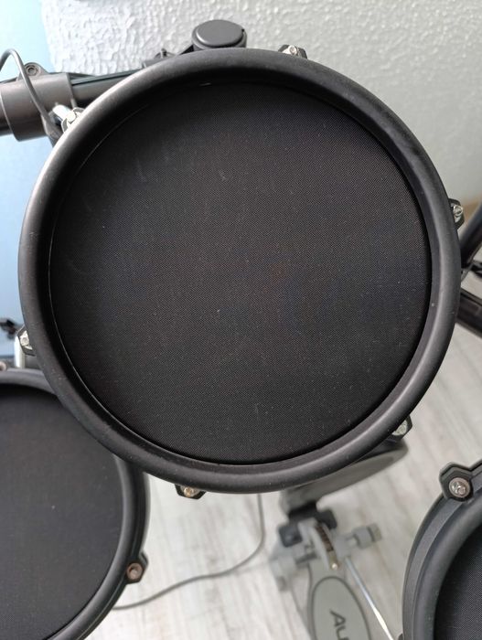 Bateria digital Alesis