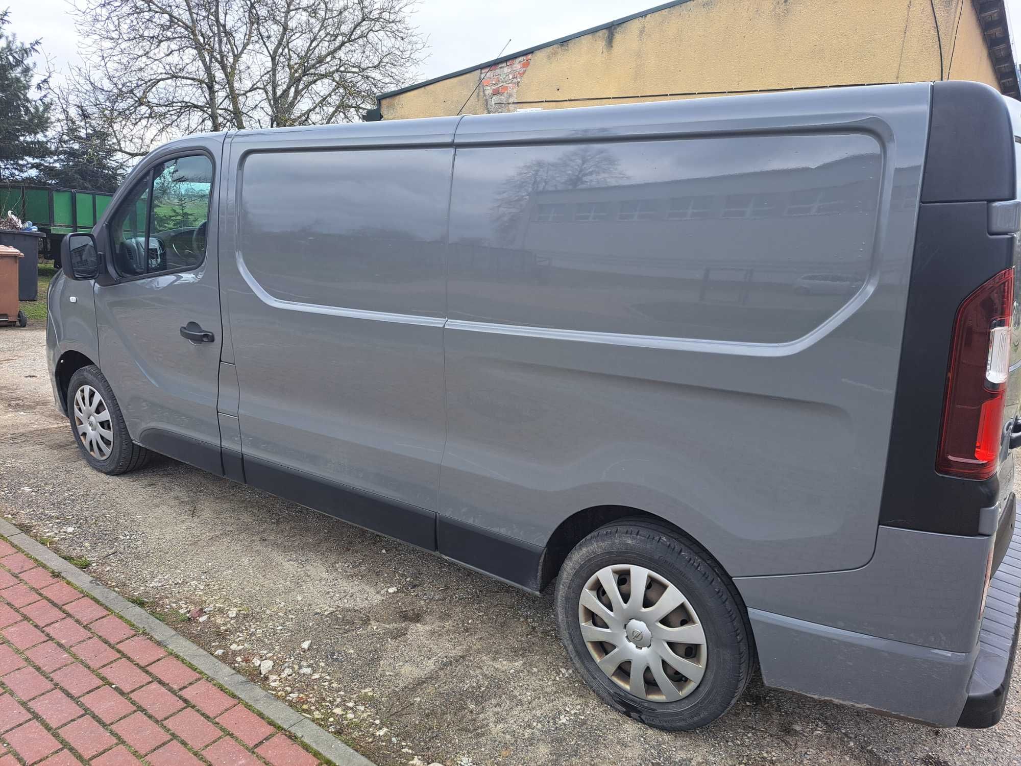 Opel Vivaro 1,6 blaszak