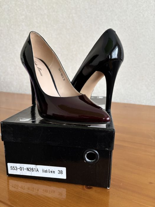 Модельне взуття для урочистостей