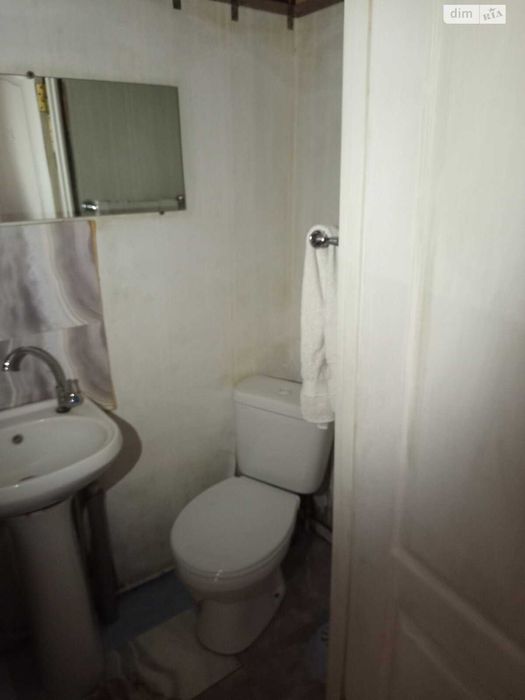 N S3 Продам гостинку со своим с/у. м. Армейская Цена 6500 у.е.