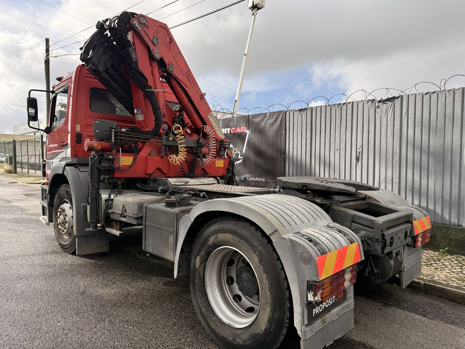 MERCEDES ATEGO COM GRUA HMF1820 C/RADIOCOMANDO ###OPORTUNIDADE###