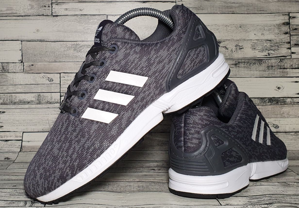 38р. Кроссовки Adidas ZX Flux