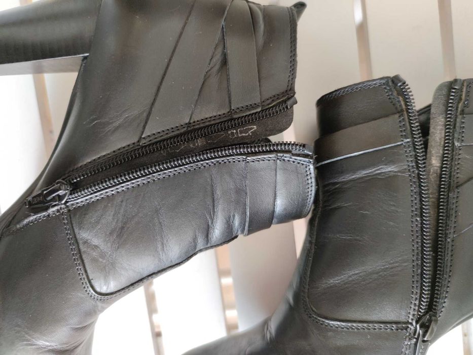 Botins em pele Ellen Blake