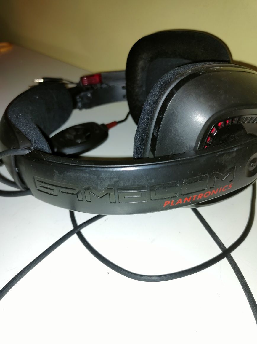 Headphones de gaming para peças.