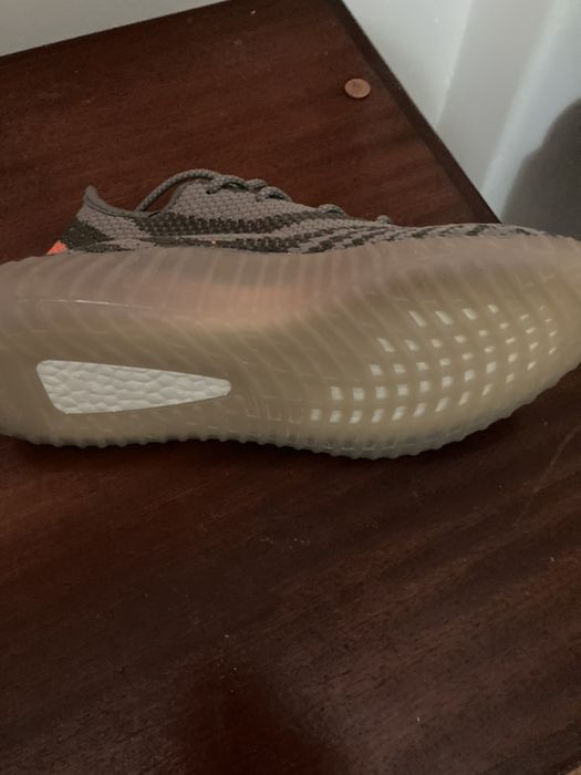 yeezy numero 38 e meio novos a estrear