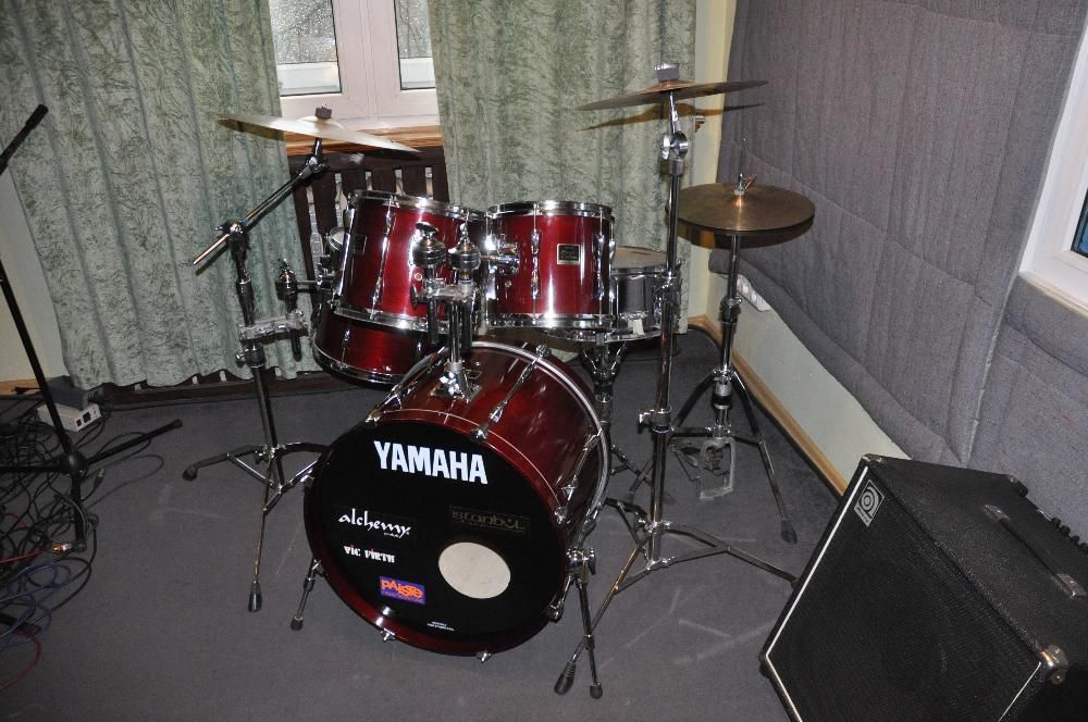 YAMAHA STAGE CUSTOM+blachy ZILDJIAN perkusja-kompletny zestaw