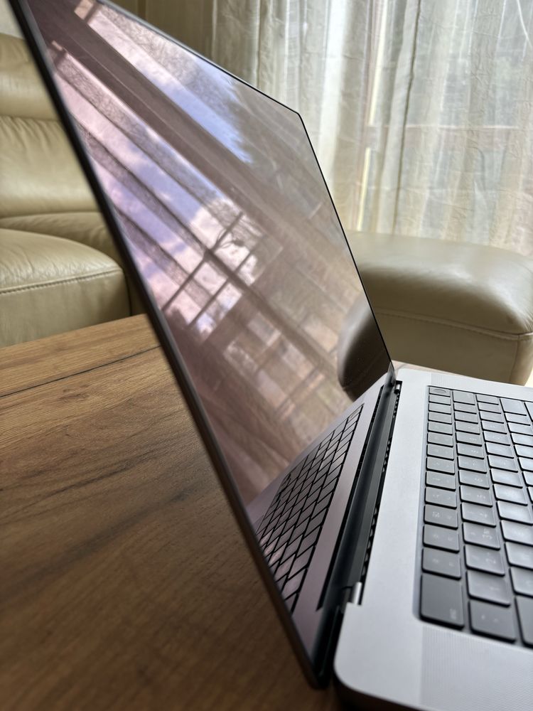 Продам ноутбук Apple MacBook Pro M1 Max