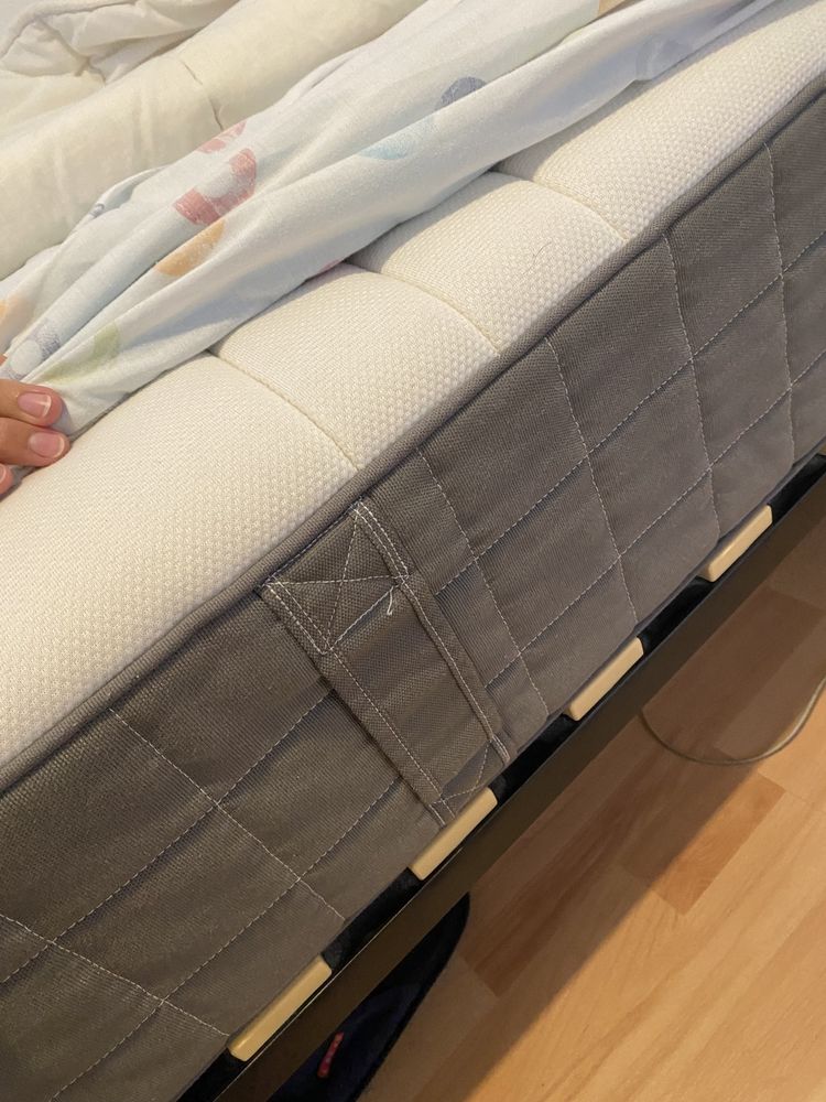 Cama individual (colchao e estrado)
