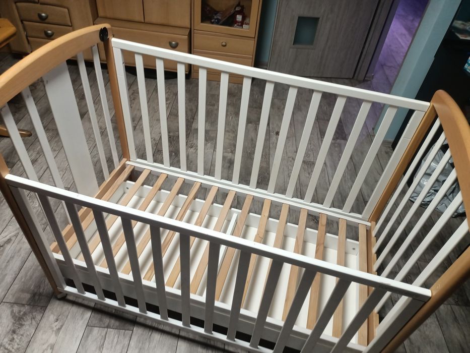 Oddam łóżeczko dziecięce