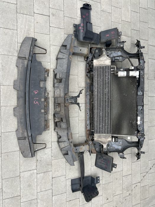 Установочная панель телевізор радіатори  Nissan Qashqai