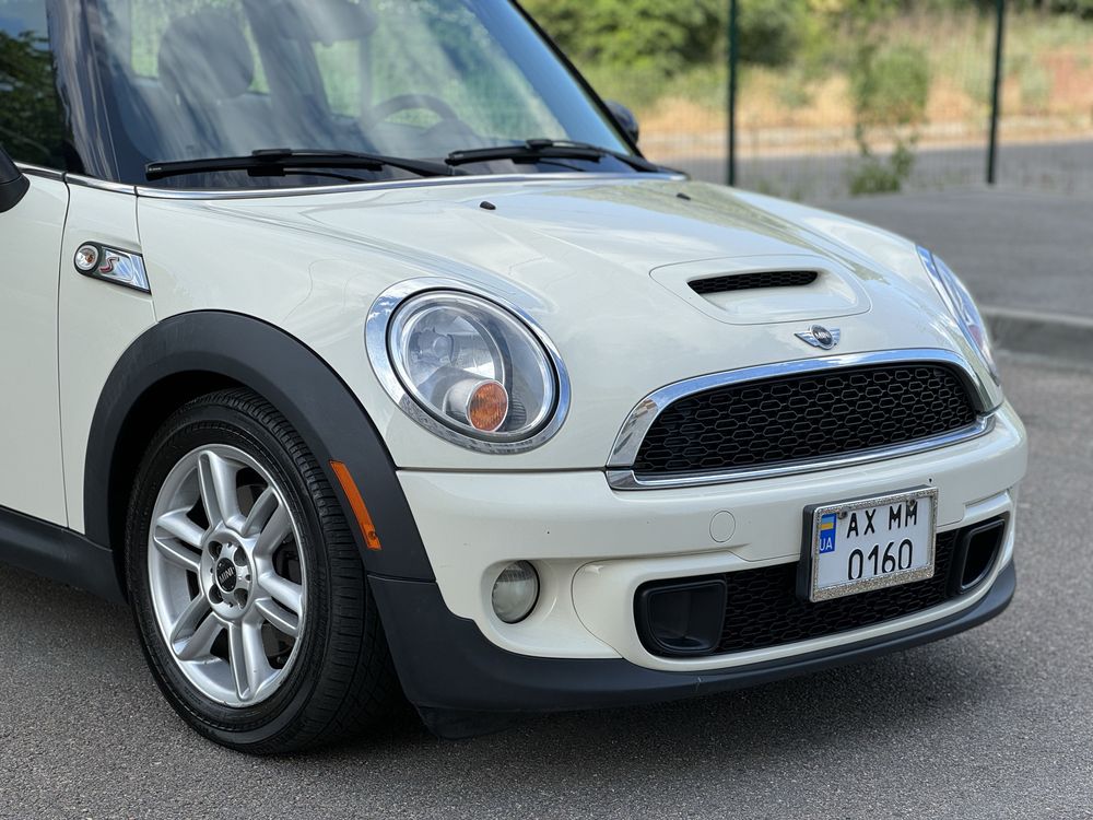 Mini Cooper S 2012 року