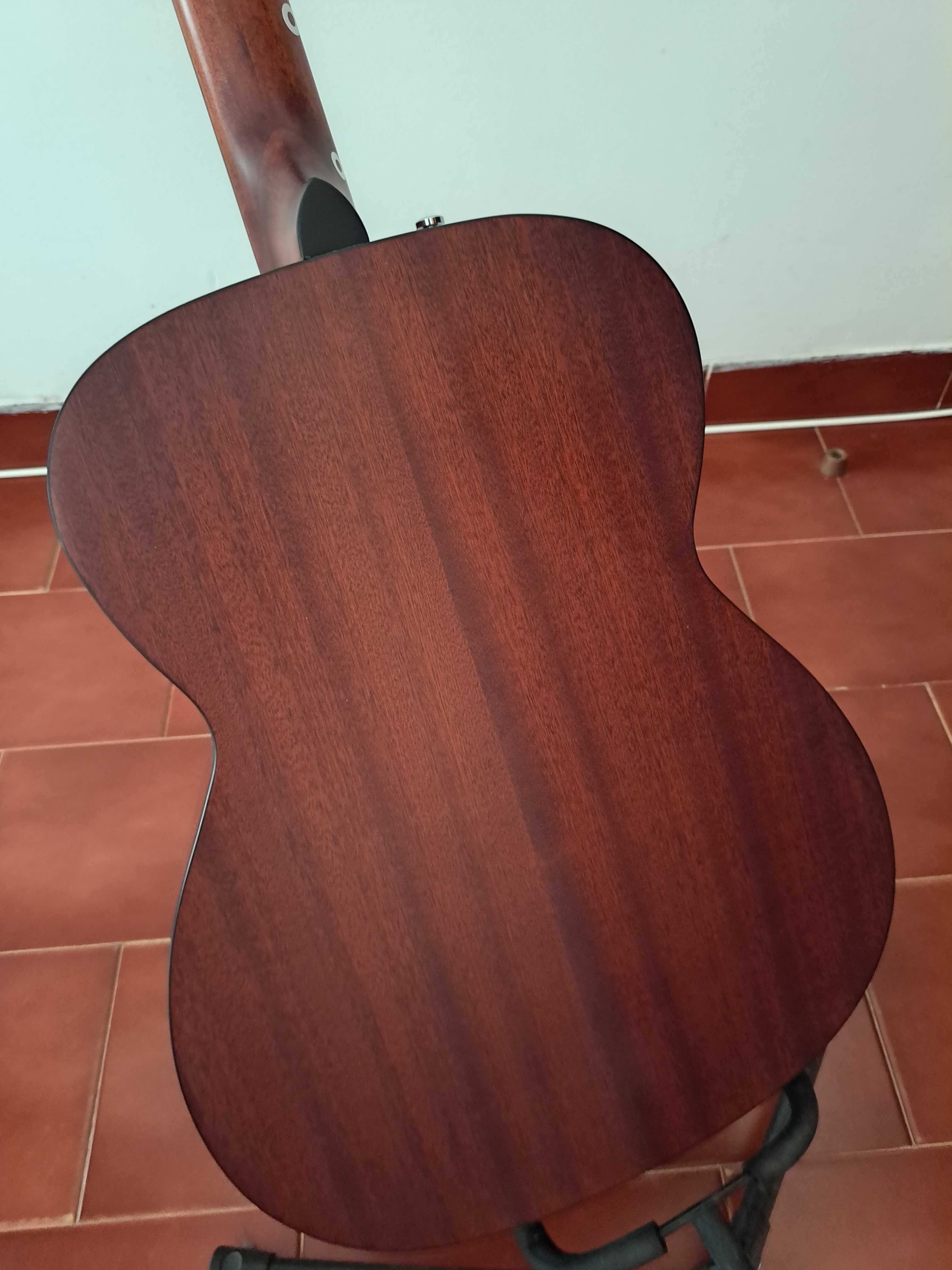 Guitarra acústica Fender modelo CC 60-S