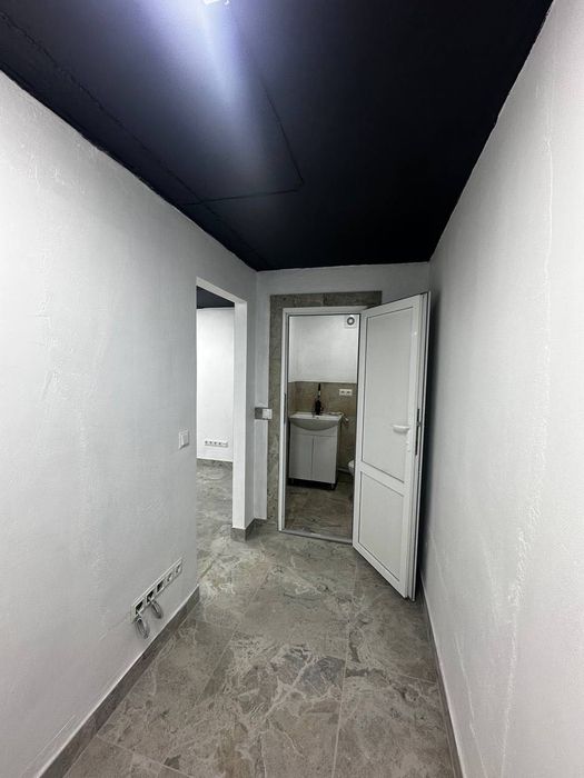 Оренда фасадного офісу 42 м2 в ЖК закритого типу