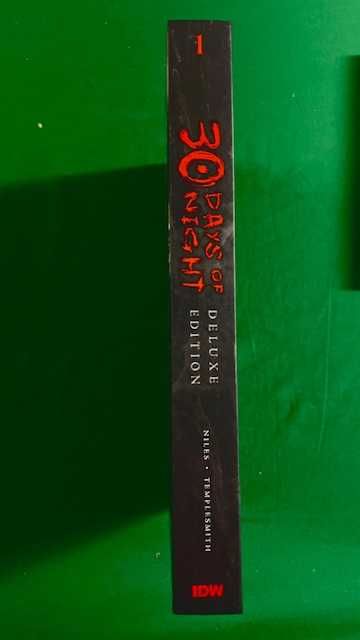 30 Days of Night Deluxe Edition: Book One Hard Cover