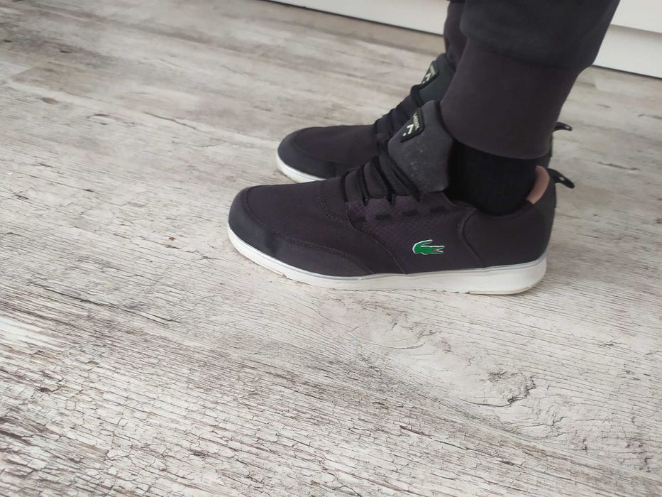 Оригінальні кросівки Lacoste
