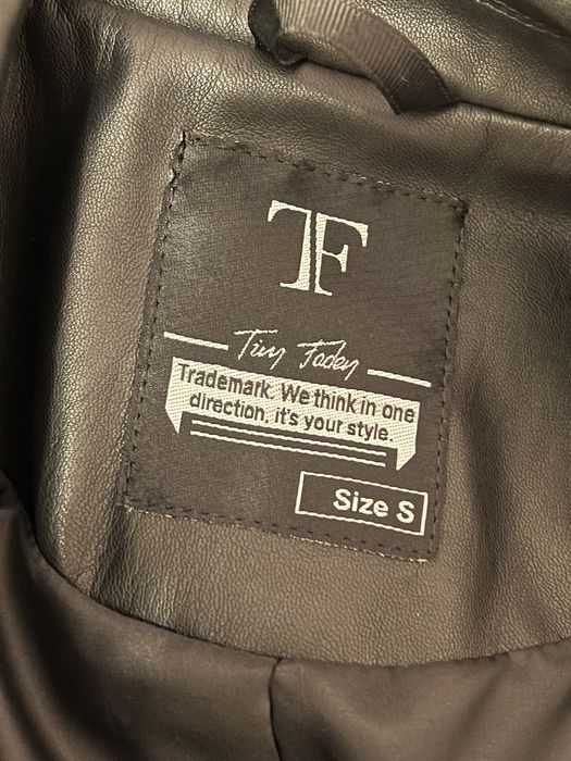 Піджак з екошкіри чорний