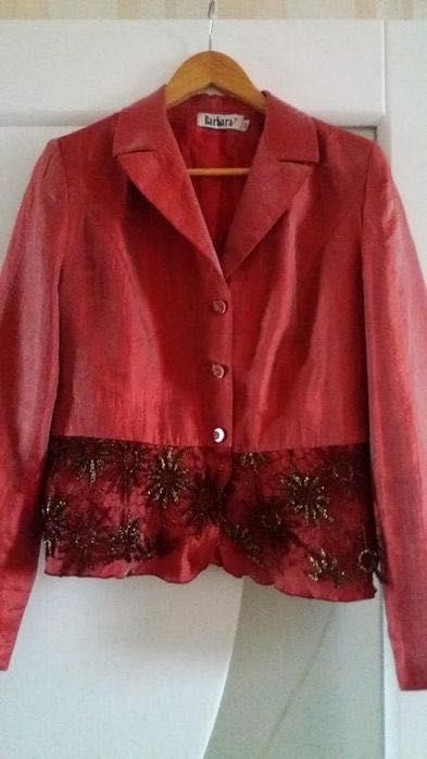 Набір жіночих костюмів розмір L/48.