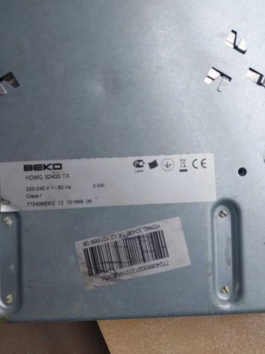 (1267/25)Płyta grzewcza Beko HDMC32400TX