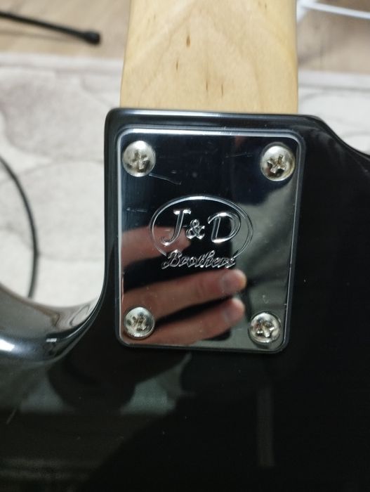 Бас гітара j&D brother