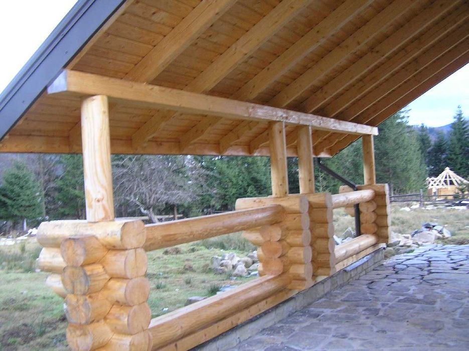 Брус на дерев'яний будинок