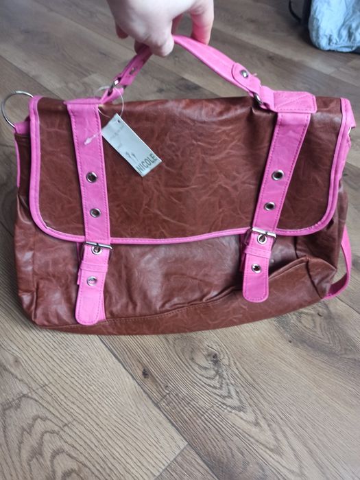 Torebka mieszcząca a4