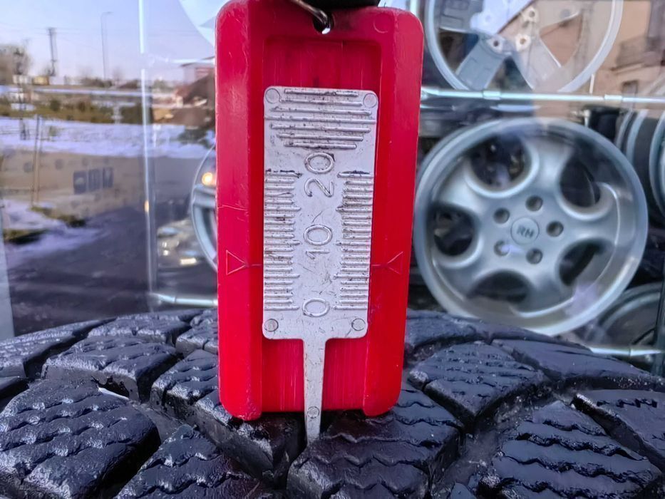 225/60R18 104V Bridgestone Blizzak LM 005 Komplet zima Honda C-rv Bmw