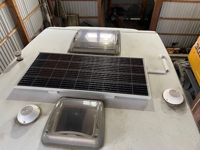 Montaż solarów w kamperze i przyczepie kempingowej