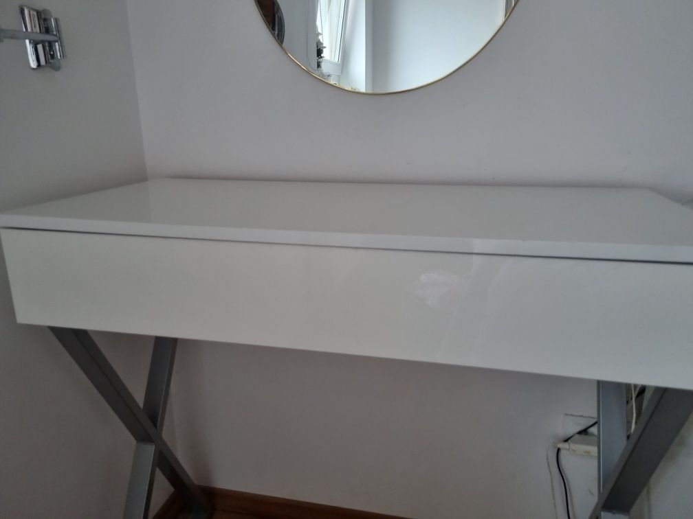 Toaletka / konsola  cała w połysku 90  cm