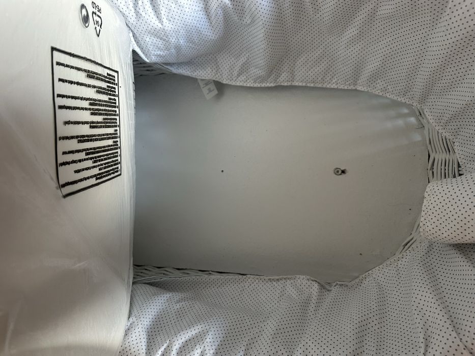 Wiklinowy kosz mojzesza z baldachimem na kolkach