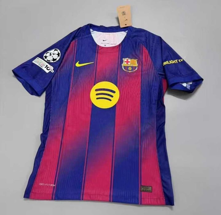 Koszulka nr 10 Lamine'a Yamala z Barcelony  / L