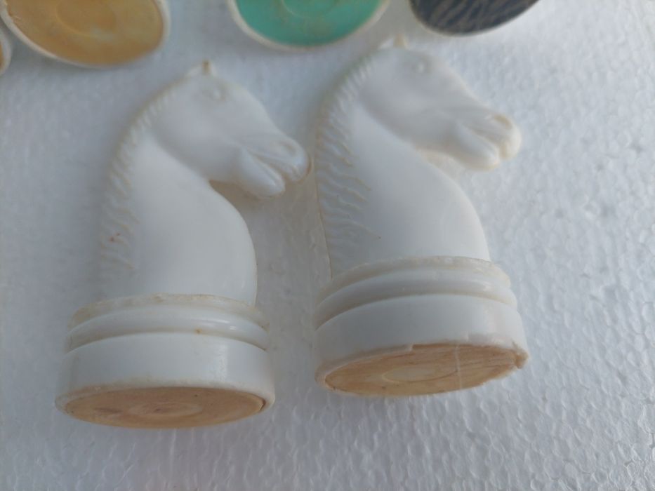 Шахматные фигуры пластиковые