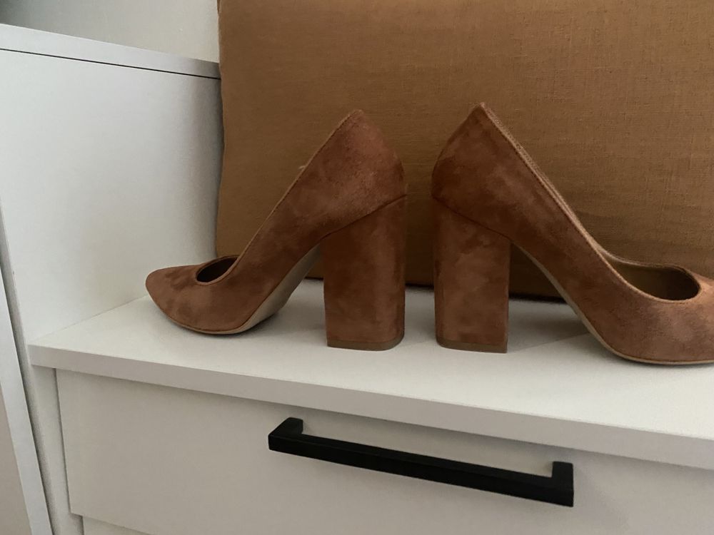Buty na obcasie ryłko