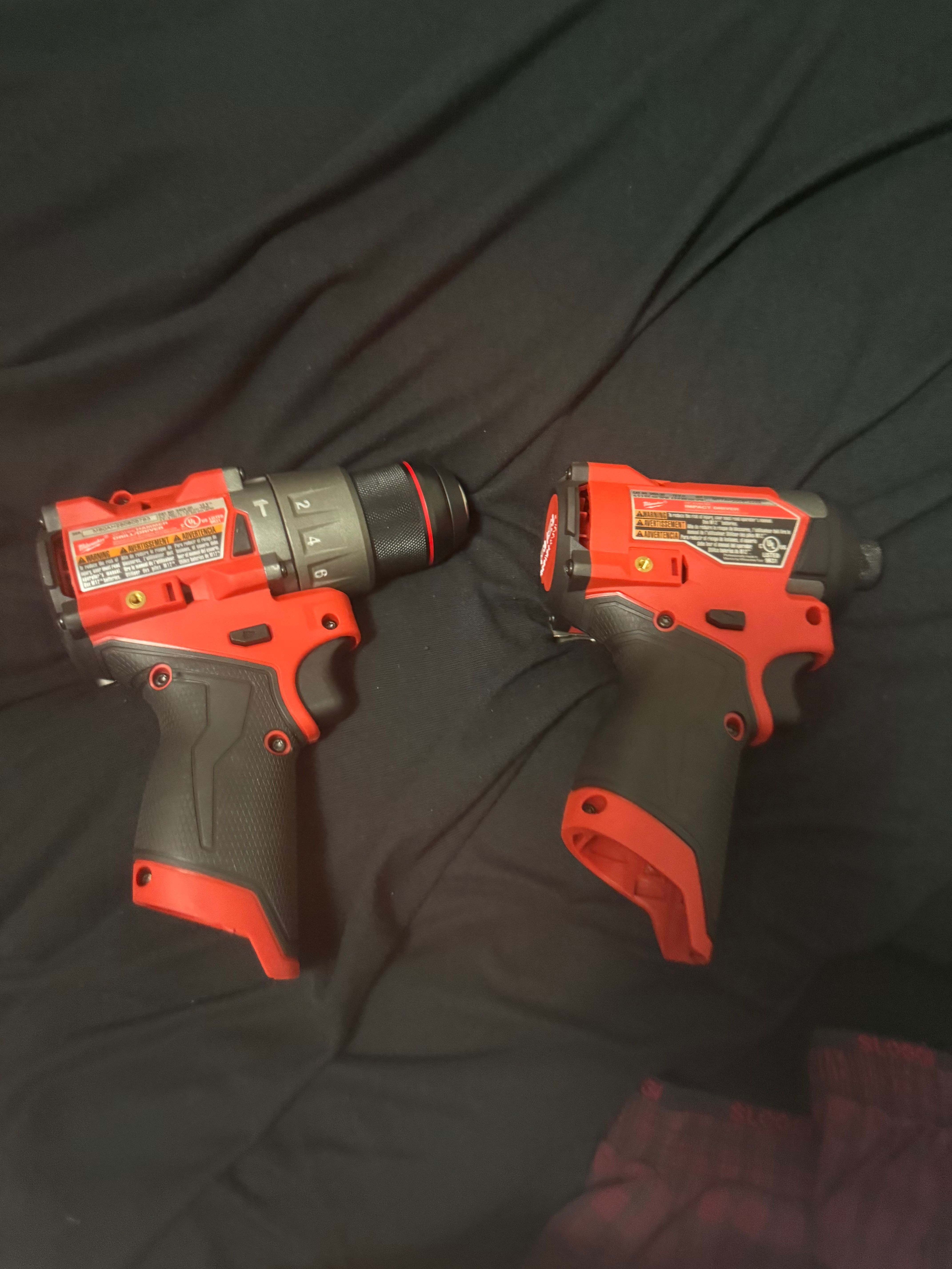 Milwaukee Fuel M12 zakrętarko-wiertarka z udarem, wkrętarka, 2xbateria
