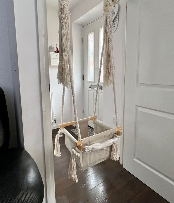 Huśtawka ze skrzydłami dla dziecka