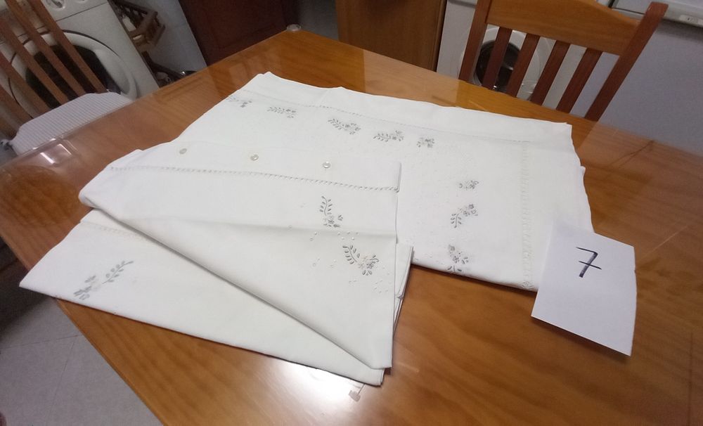 Lençóis linho e bordados à mão (cama pessoa 1/2/casal pequeno)