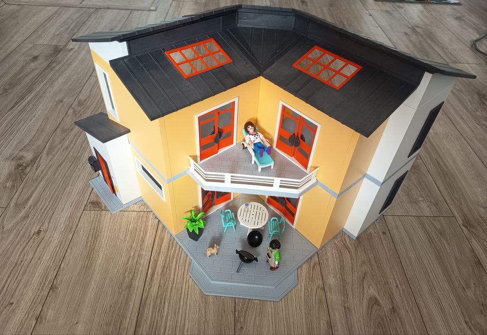 Duży domek Playmobil + dodatkowe wyposażenie